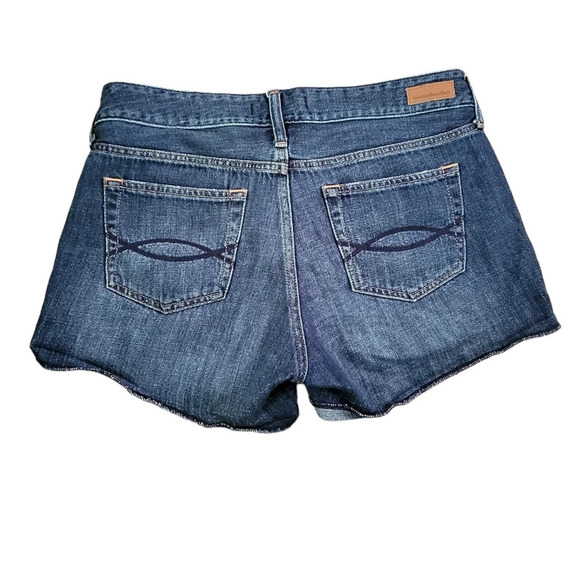 đź’•Abercrombie & Fitch distressed raw hem shorts - Picture 2 of 8